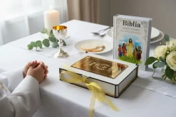 Biblia na Komunię w Pudełku z Grawerem - Prezent na Komunię Pamiątka Pierwszej Komunii Świętej