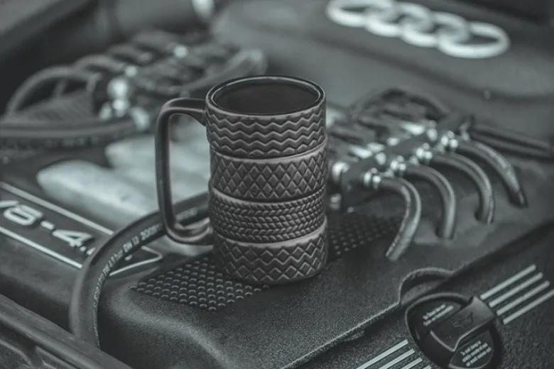 Kubek OPONY ceramiczny