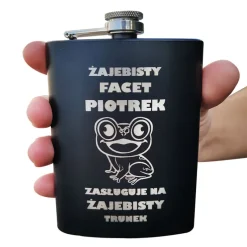 Piersiówka z Grawerem - prezent na urodziny dla faceta