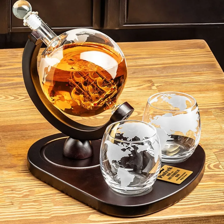 Zestaw do Whisky Karafka Globus z Grawerem - Prezent dla Taty Męża Dziadka Szefa Teścia Faceta Mężczyzny na Święta Urodziny